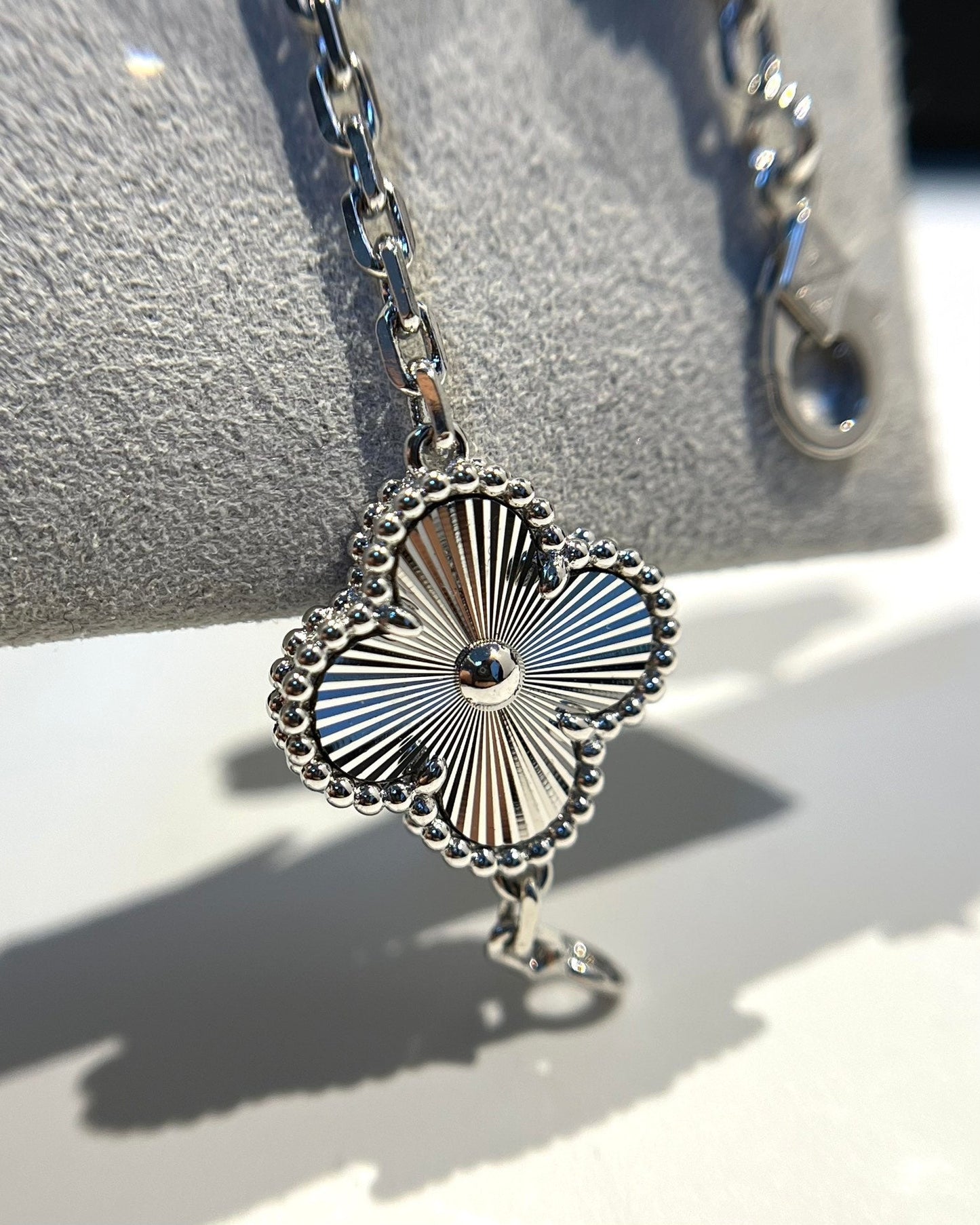 [Rose Tomorrow] CLOVER 5 MOTIF LASER BRACELET COLLECTION