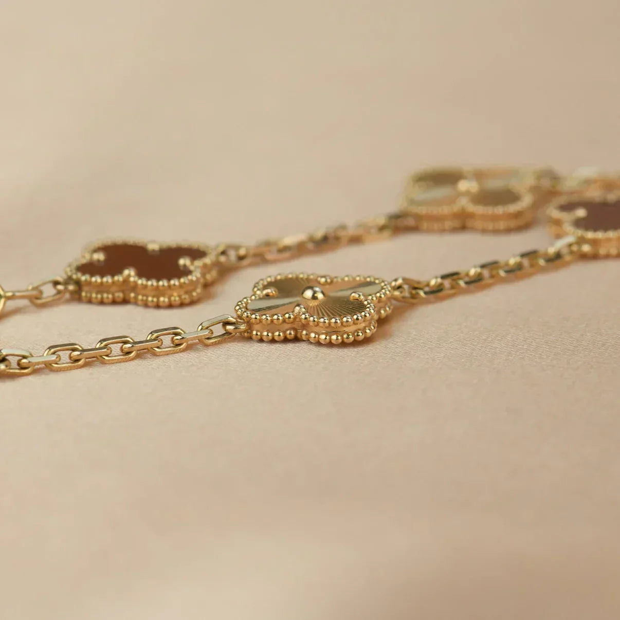 [Rose Tomorrow] CLOVER 5 MOTIF RED CORNELIAN BRACELET COLLECTION