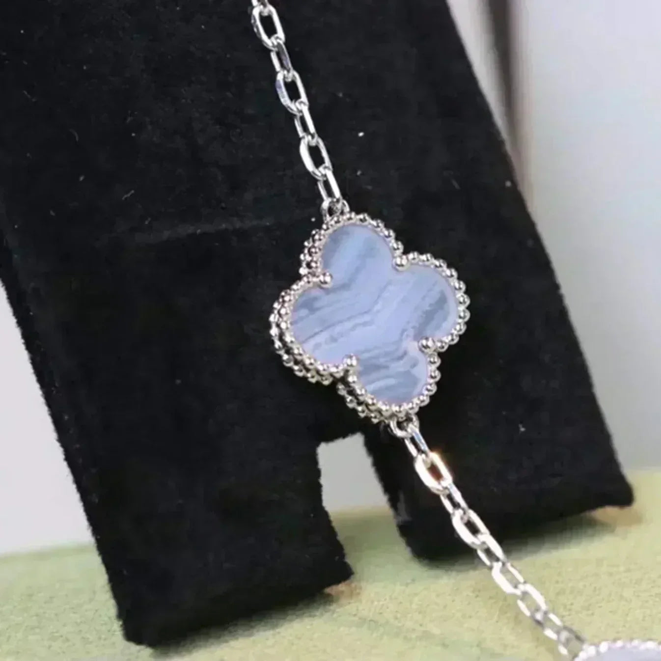 [Rose Tomorrow] CLOVER 5 MOTIF PURPLE CHALCEDONY BRACELET COLLECTION